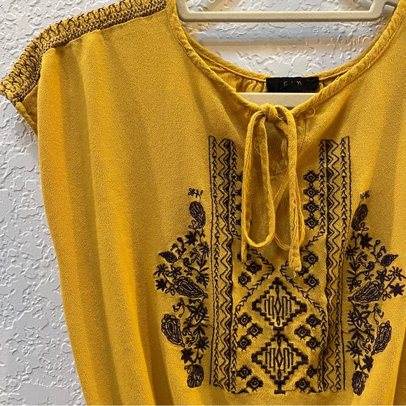 Aztec Top - Picture 2 of 9